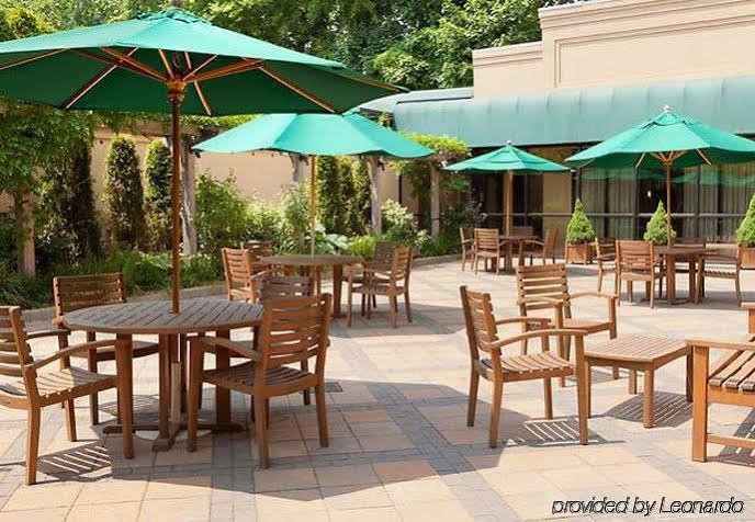 Фото Courtyard New Haven at Yale