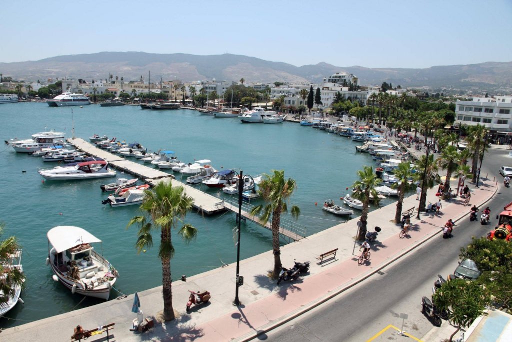 Фото Astron Hotel