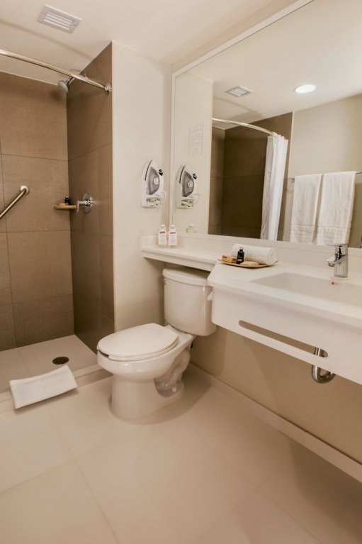 Фото City Express Suites by Marriott Cabo San Lucas