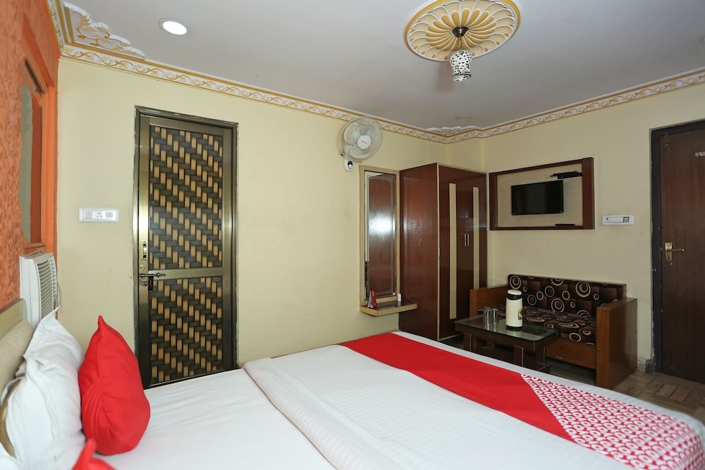 Фото Oyo 16782 Shree Ganesh Hotel & Restaurant