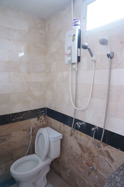 Фото B and B Hotel