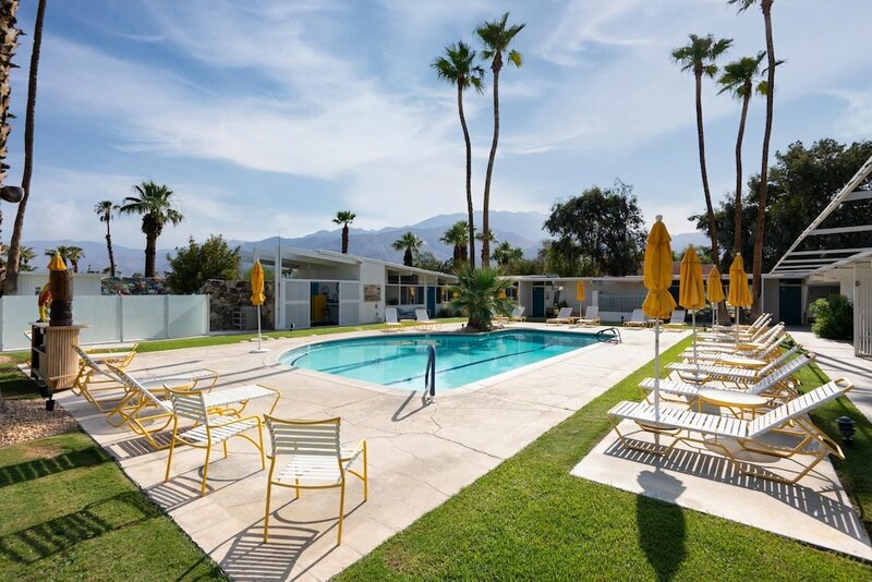 Жильё посуточно Monkey Tree Hotel 5 in Palm Springs в Палм-Спрингс