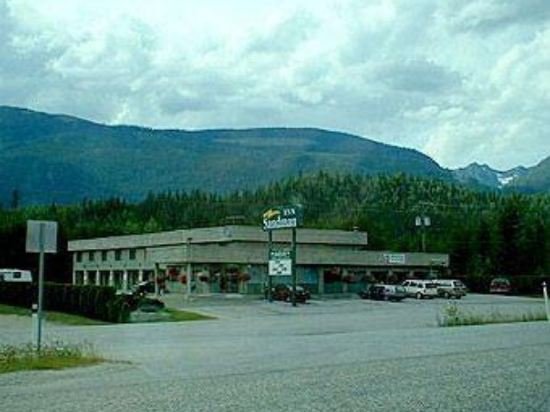 Фото Sandman Inn Blue River