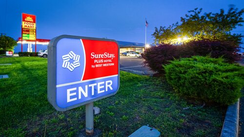Гостиница SureStay Plus Hotel by Best Western Moses Lake