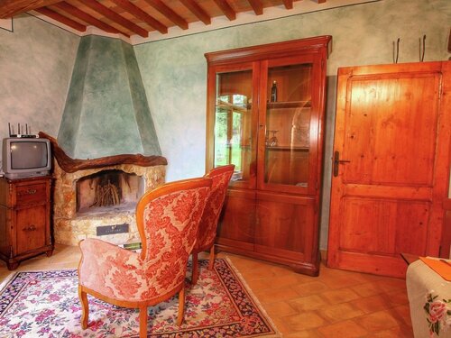 Гостиница Rustic Villa with Private Pool near Montepulciano в Монтепульчане