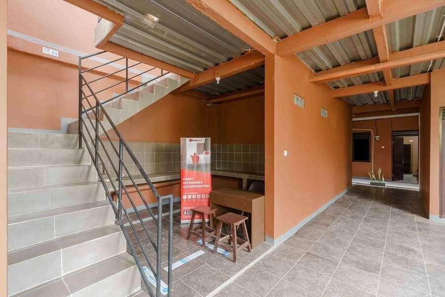 Hotel Formerly RedDoorz Syariah @ Bulak Kapal, Bekasi, photo