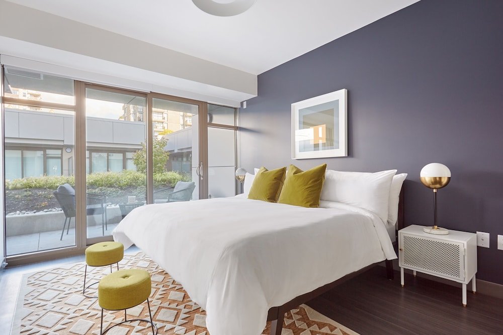 Фото Sonder by Marriott Bonvoy Revival Apartments English Bay