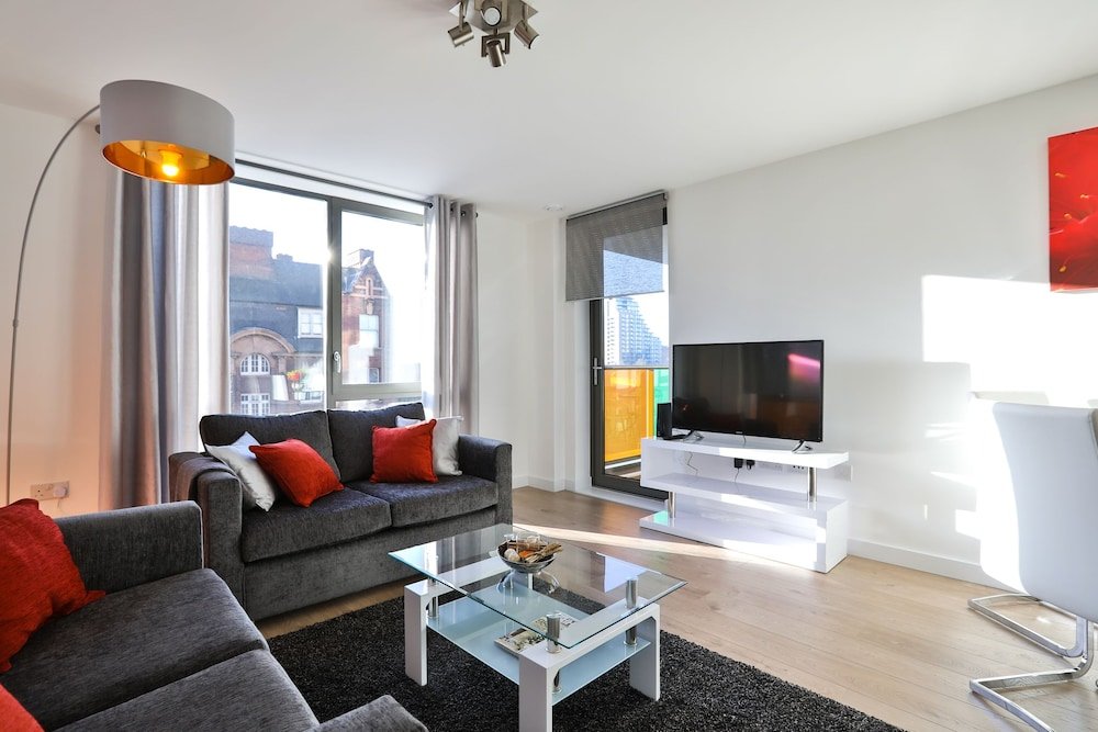 Фото 2 Bed 2 Bath flat close to underground