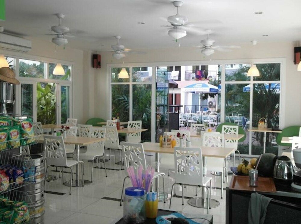 Short-term housing rental Park Lane Residence in Floor 1 Room 112, Pattaya, photo