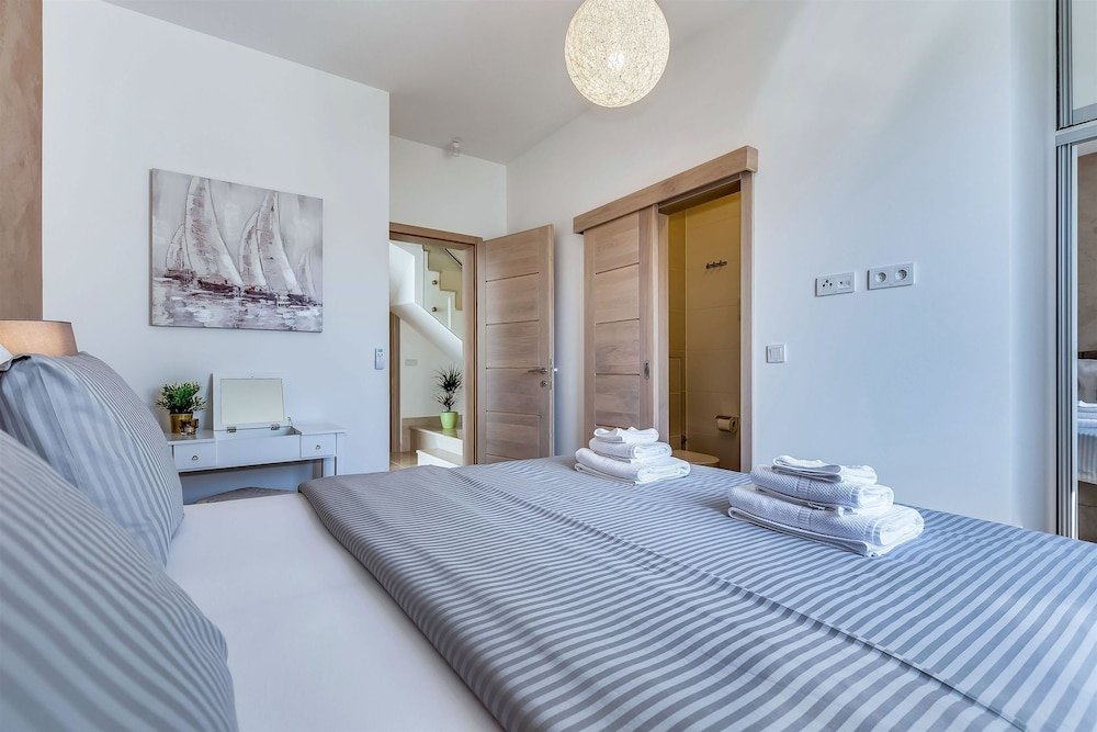 Фото House Luxus Villa Arly