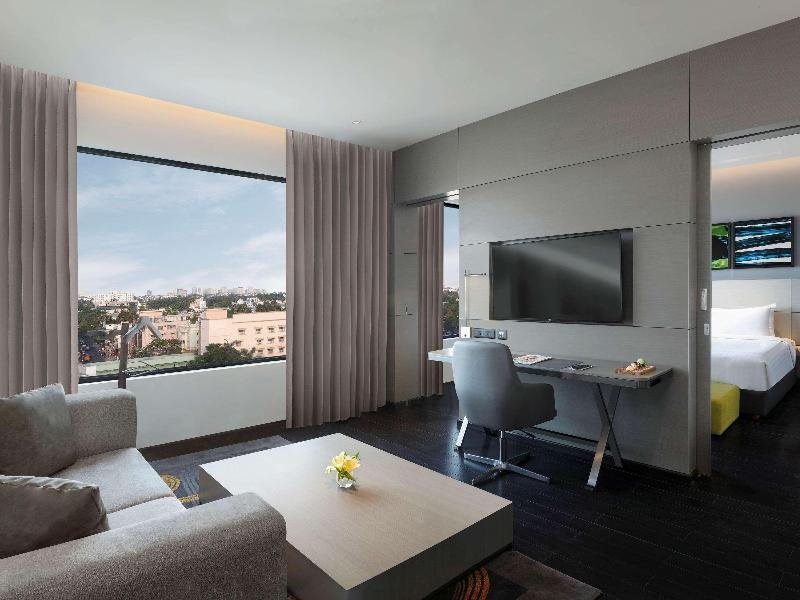 Фото Novotel Chennai Chamiers Road Hotel