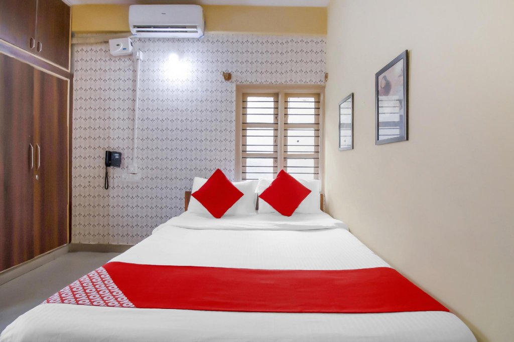 Фото Oyo 12776 SV Suites