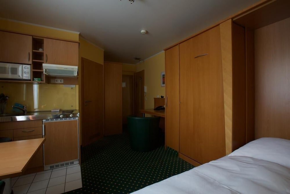 Фото Au P'tit Max - Studios Hotel