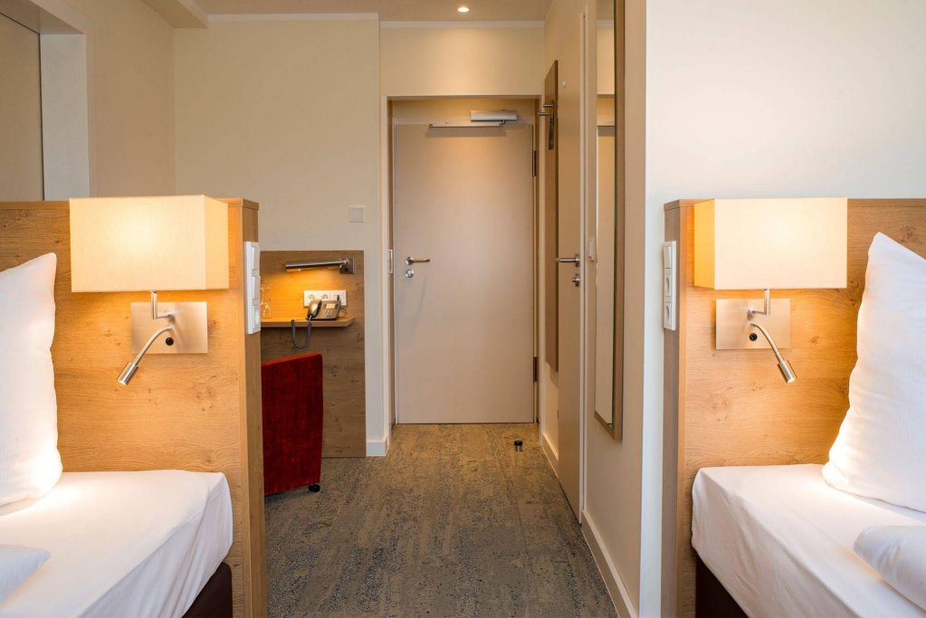 Фото Maingau Hotel