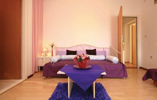 Жильё посуточно Beautiful Home in Brodarica With Wifi and 6 Bedrooms