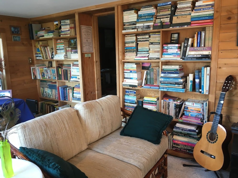 Фото Cottage Lake Bed and Breakfast