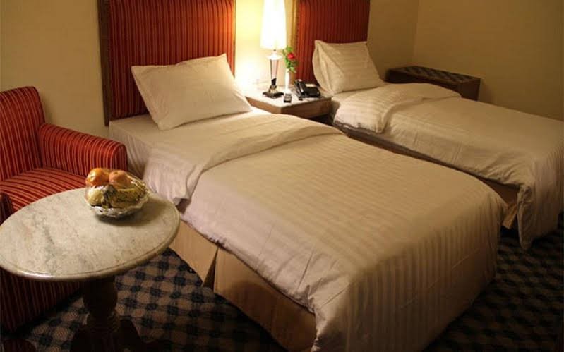 Фото Hotel Swiss Garden