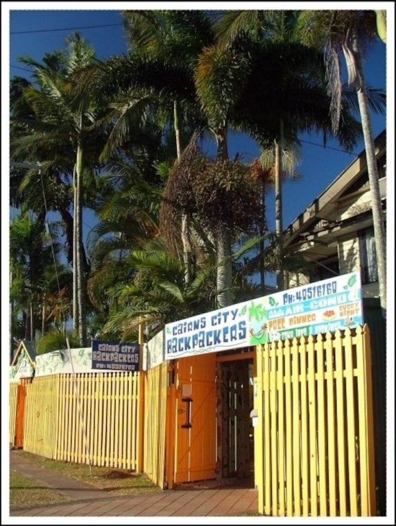 Фото Cairns City Backpackers Hostel