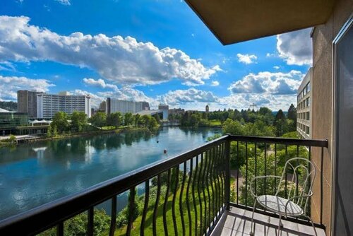 Внешний вид отеля Oxford Suites Spokane Valley в Спокан-Вэллях, фото 2