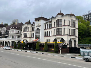 Le Bristol
