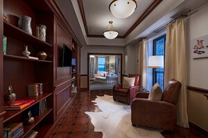 Гостиница The Stephen F Austin Royal Sonesta Hotel