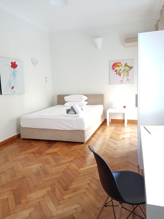 Фото Erra - Taupe - Athens Center, 140m², 4 Bd, 2 Bath