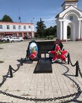 Братская могила 12 советских воинов, погибших в боях с фашистскими захватчиками (rabochiy posyolok Severny, Shkolnaya ulitsa, 37А), monument, memorial