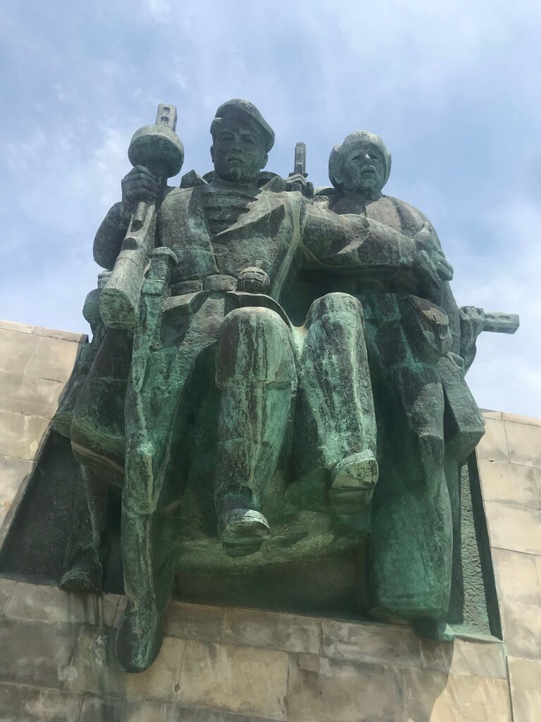 Genre sculpture Памятник Черноморской хамсе от благодарных Новороссийцев, Novorossiysk, photo