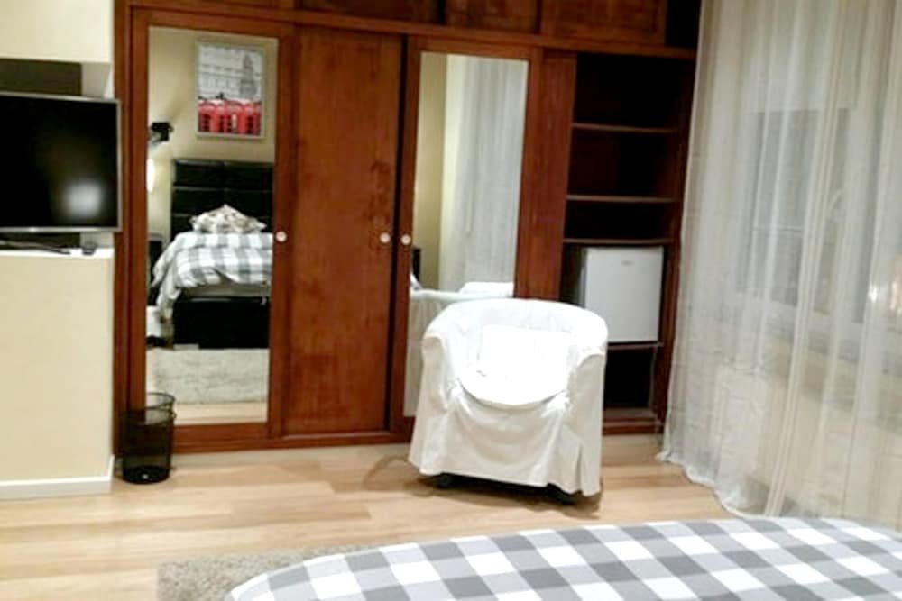 Фото House With 3 Bedrooms in Jette, With Wonderful City View and Wifi