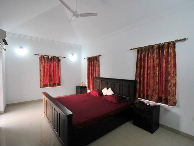 Фото White Square Nirvana, Parra