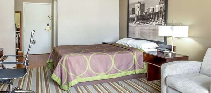 Фото Super 8 by Wyndham Delavan Near Lake Geneva