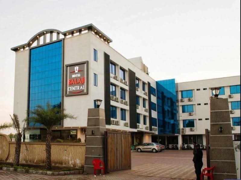 Фото отеля 2