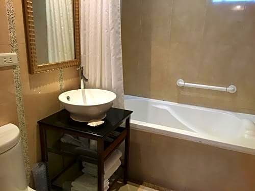 Фото Fuhau Hotel