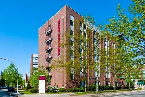 Фото Mercure Hotel Hamburg am Volkspark