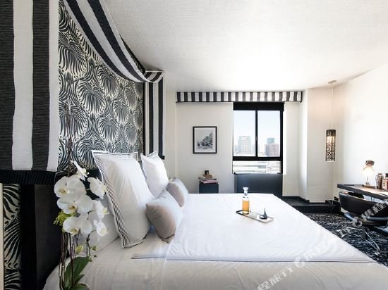 Фото The Mayfair Hotel Los Angeles