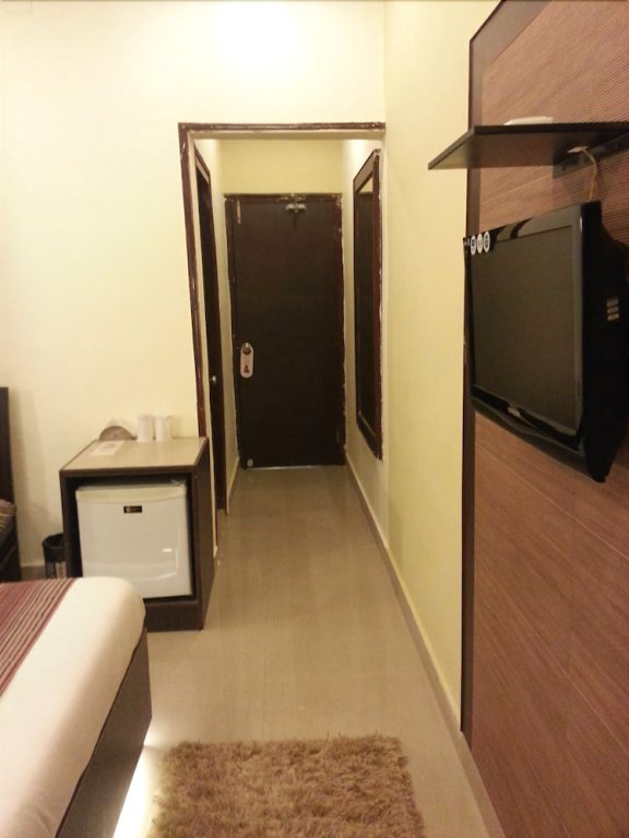 Фото Hotel Varuna