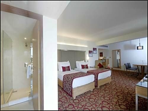 Гостиница Pride Plaza Hotel, Ahmedabad в Ахмадабаде
