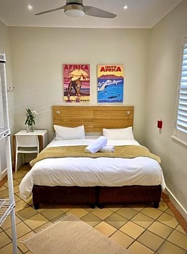 Фото The Charles Cafe & Rooms