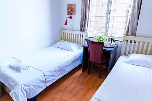 Фото Chengdu Mrs Panda Hostel