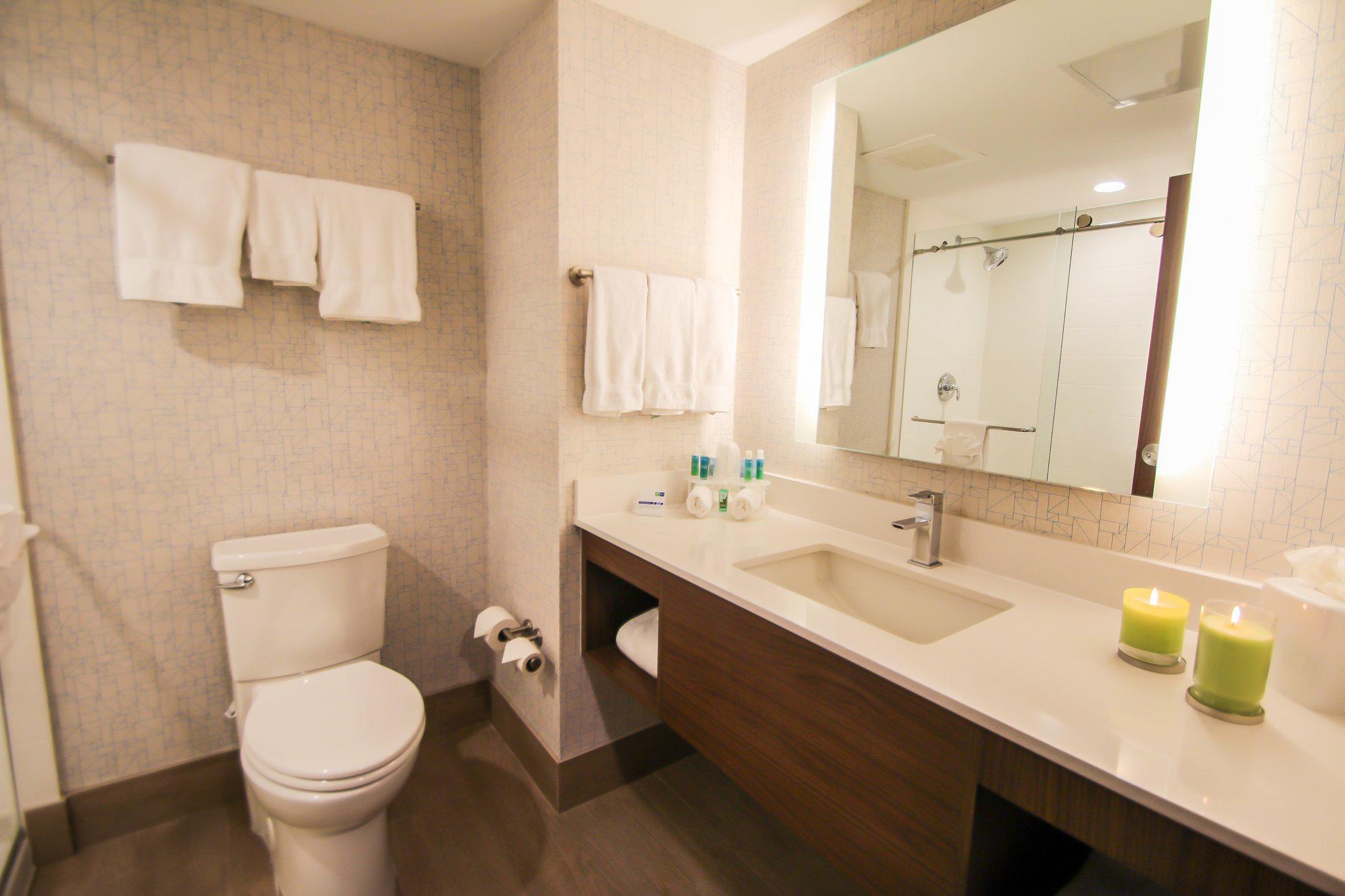 Фото Holiday Inn Express & Suites Miami Airport East, an Ihg Hotel