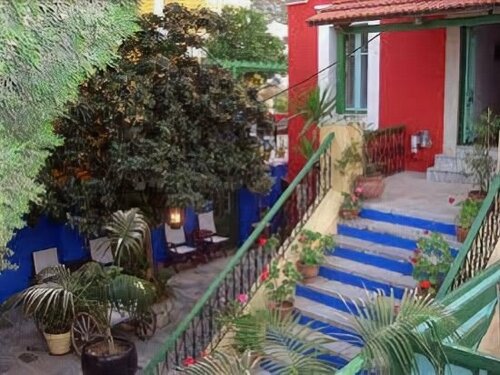 Гостиница Symi Garden Studios в Сими