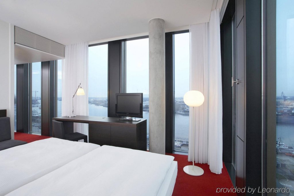 Фото Empire Riverside Hotel