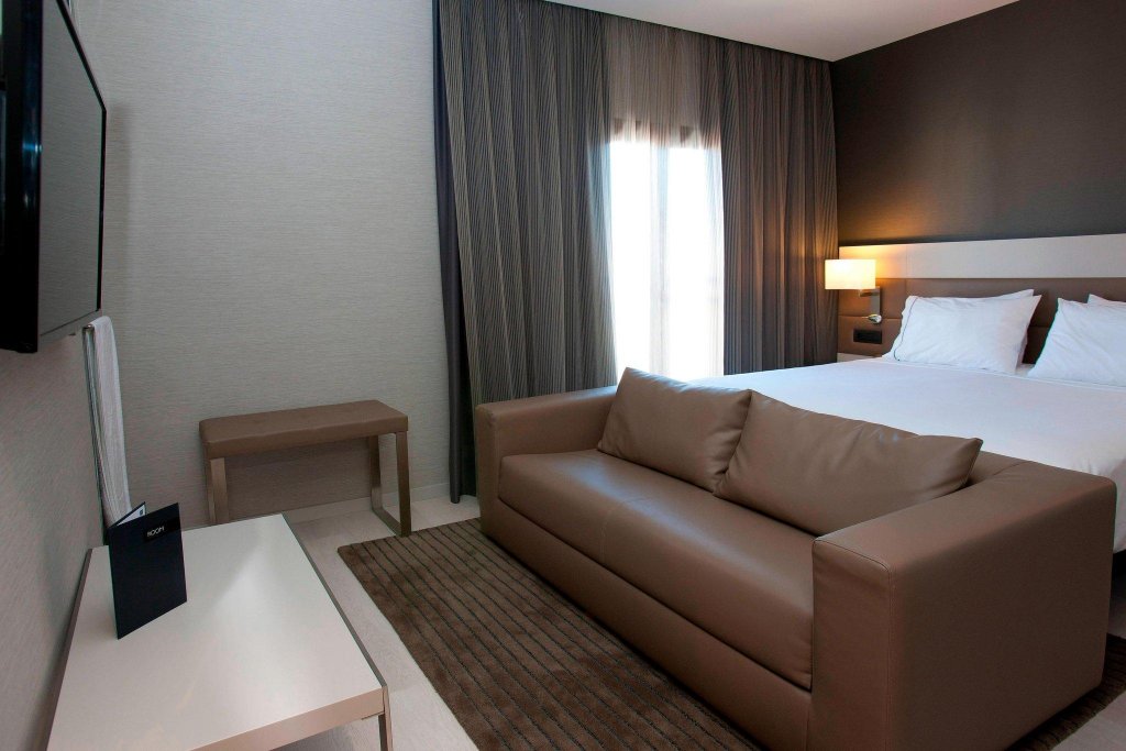 Фото AC Hotel Colon Valencia