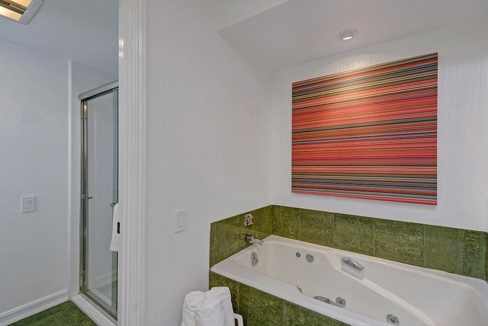 Фото 511 E Sierra Way Home by RedAwning