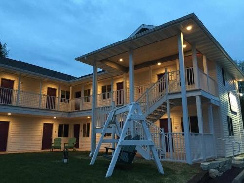 Гостиница Julie's Park Cafe and Motel в Портленде