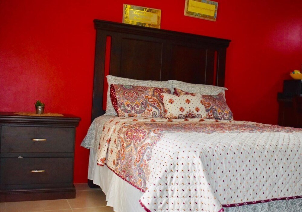 Фото New Kingston Guest Apartment IV