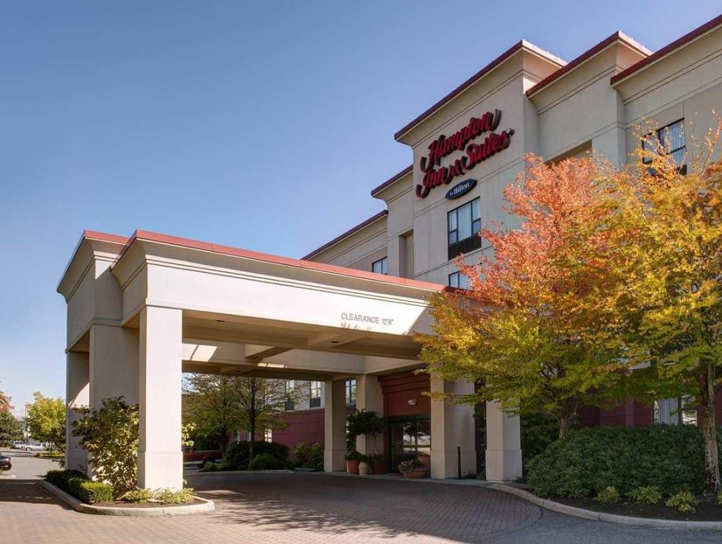 Фото Hampton Inn & Suites by Hilton Langley-Surrey