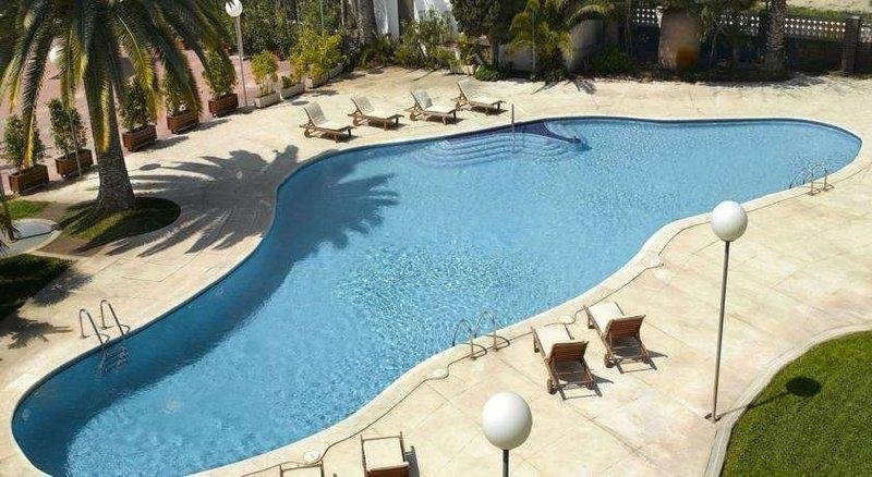 Фото Hotel Ciudad de Castelldefels