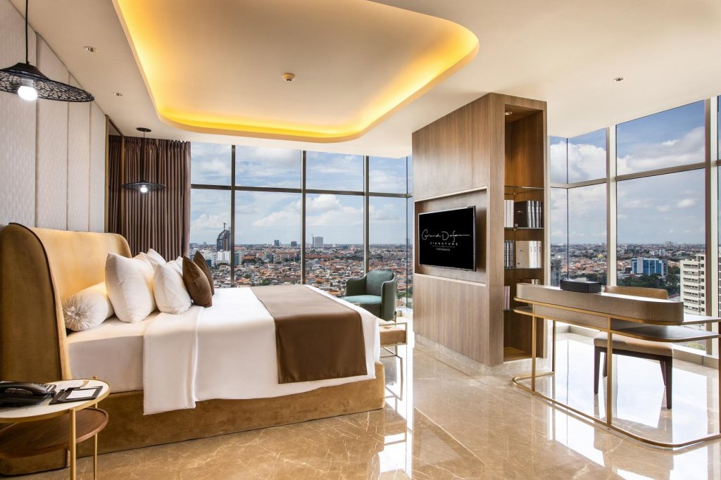 Фото Grand Dafam Surabaya