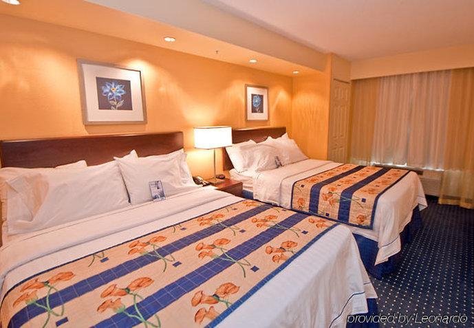 Фото SpringHill Suites Marriott Colorado Springs South